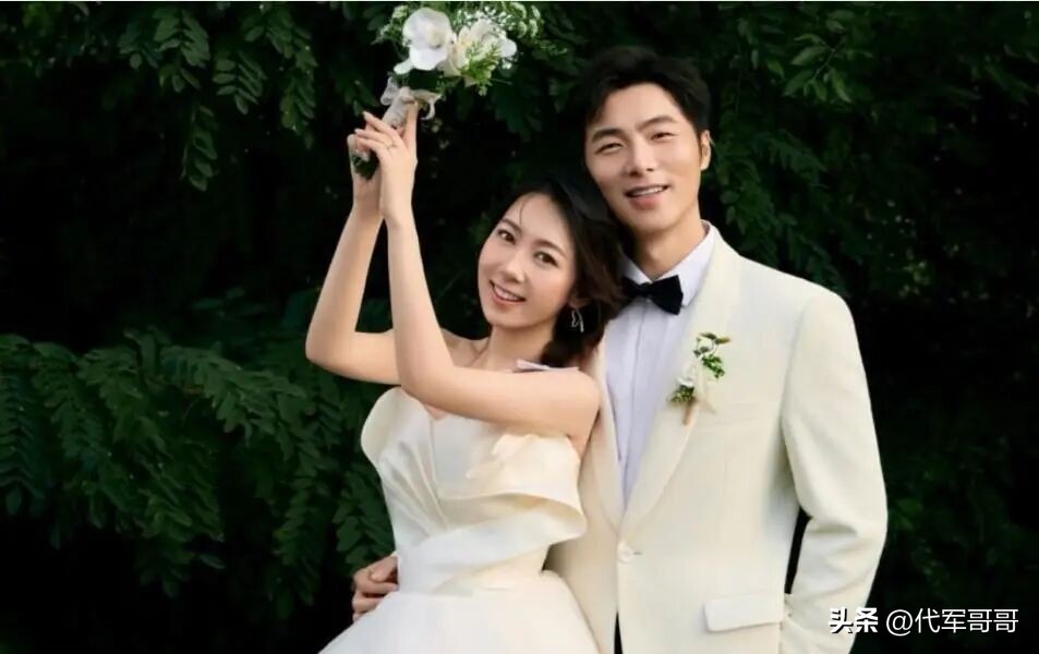 娱乐圈明星婚纱照_方力申叶萱结婚消息_2025年明星结婚名单
