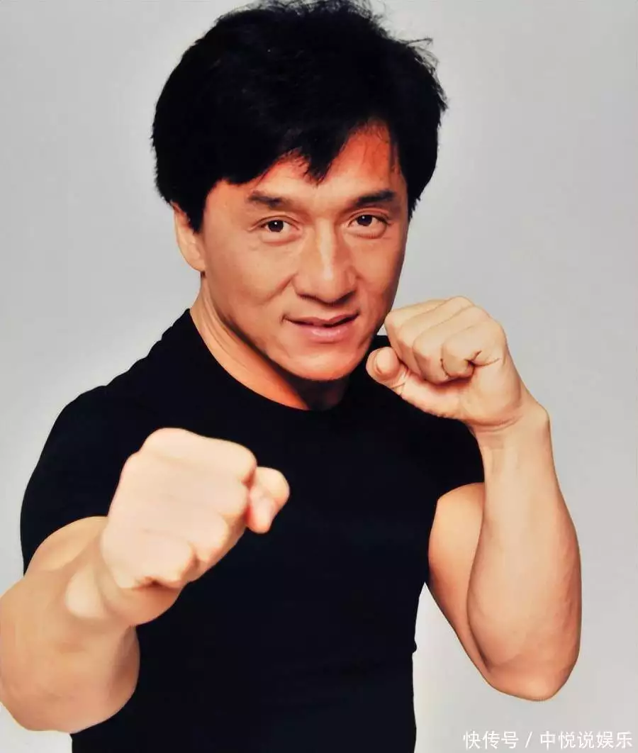 成龙公布娱乐圈视频_成龙电影拍摄特权_成龙私人手枪牌照