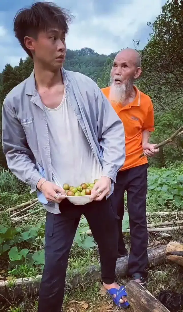 许华升与女友官宣分手，因结婚问题意见不合，女方被传是富二代