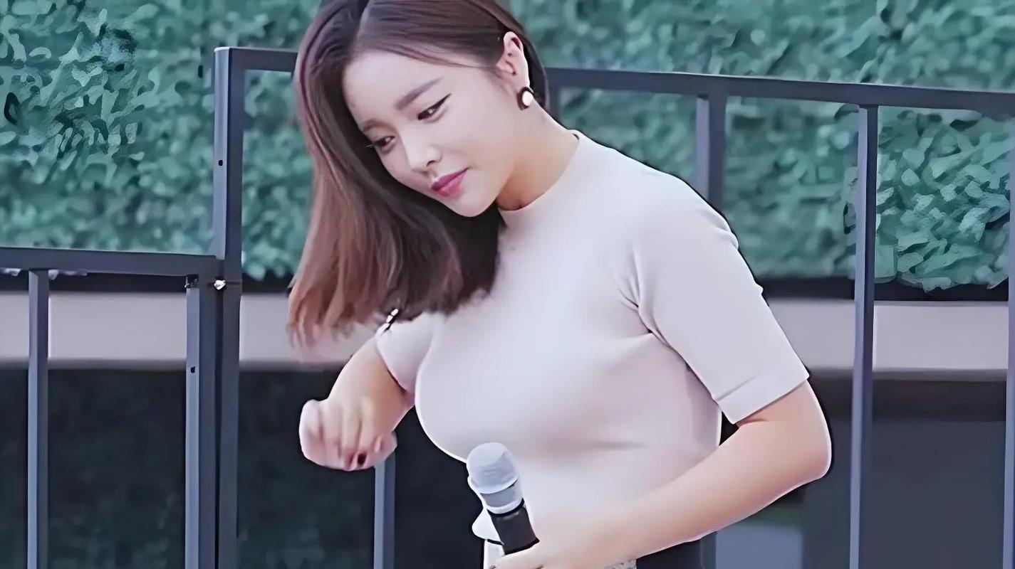 金智媛李多海刘仁娜魅力分析_可爱微胖韩国女明星表情包_韩国的美女明星