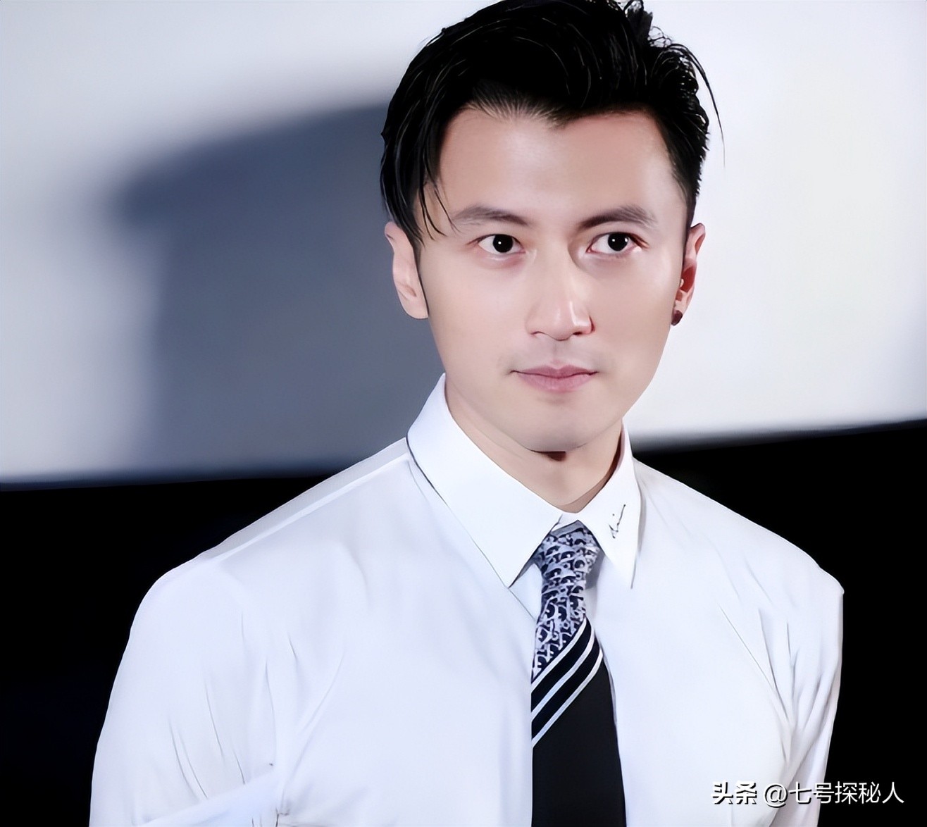 谢霆锋镖人电影获赞_谢霆锋淡出娱乐圈_谢霆锋央媒双点名气场大