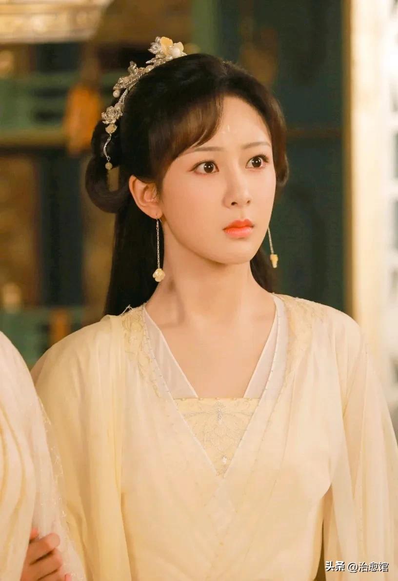 今日排行榜明星热点榜,_2022年娱乐圈热搜榜Top10_明星年度热搜榜前十名