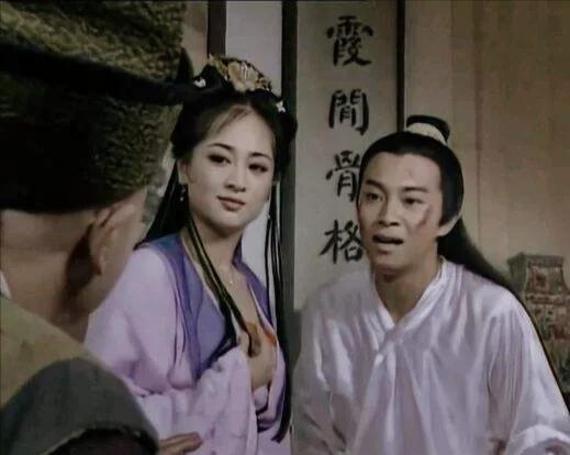 脸大显气质女星_韩国脸大女明星_大脸气质中年女星